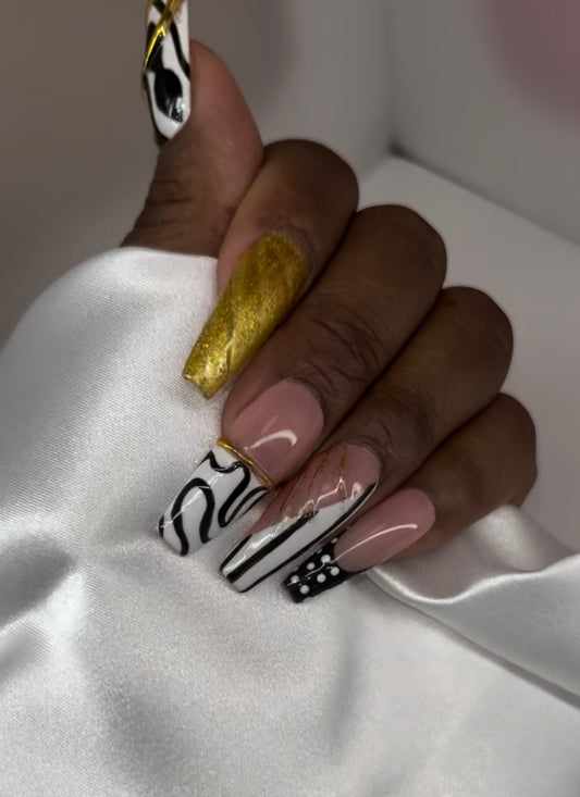 Gallery Night | Long Coffin Press On Nails