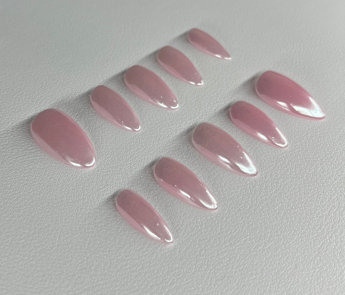 Soft Whiper | Medium Almond Press On Nails