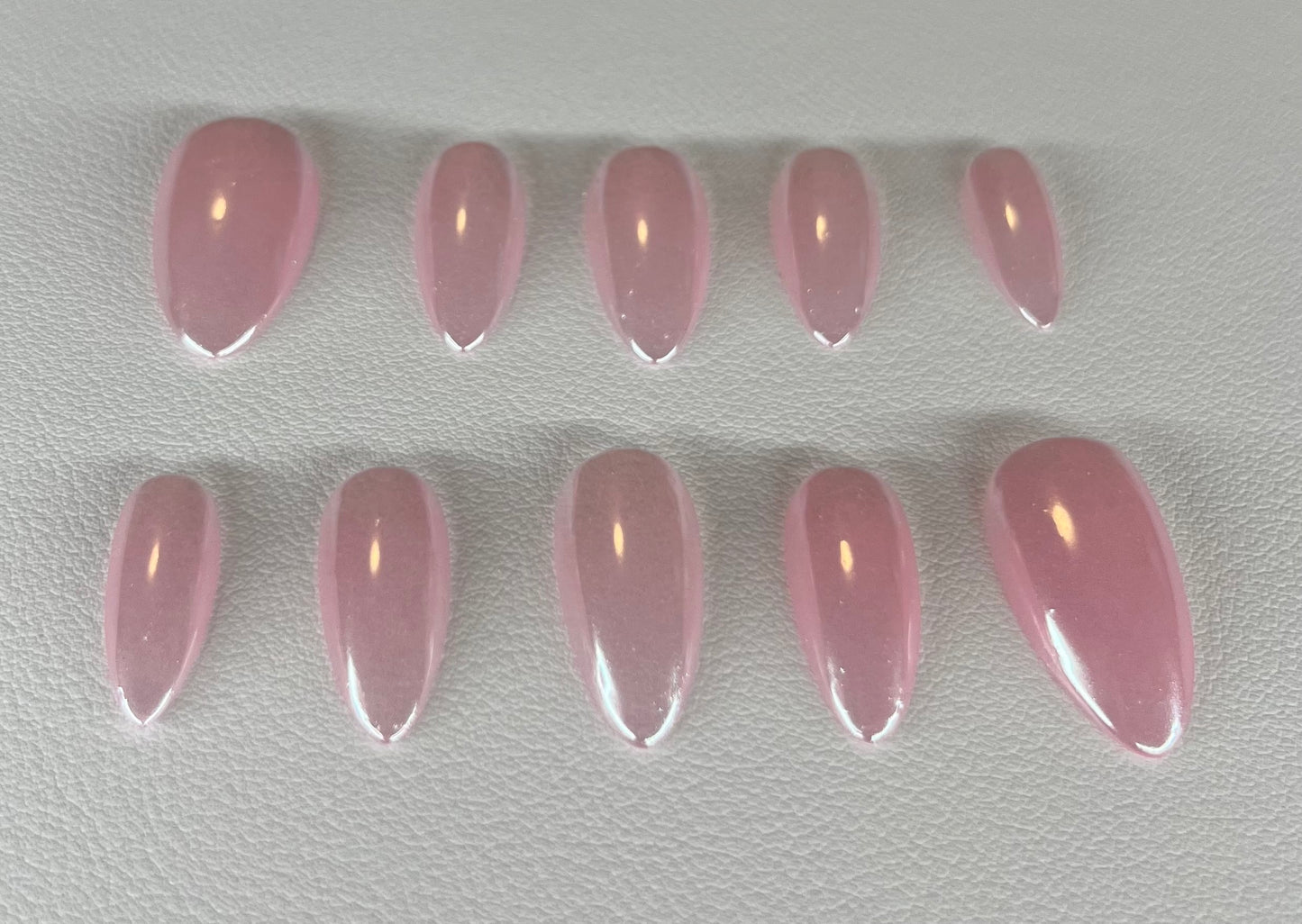 Soft Whiper | Medium Almond Press On Nails