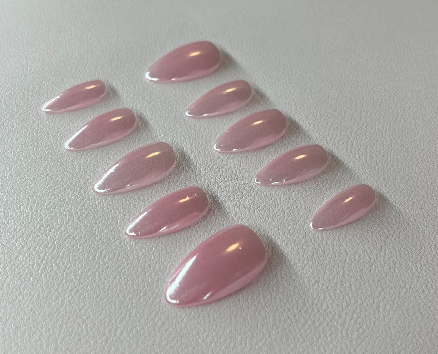 Soft Whiper | Medium Almond Press On Nails