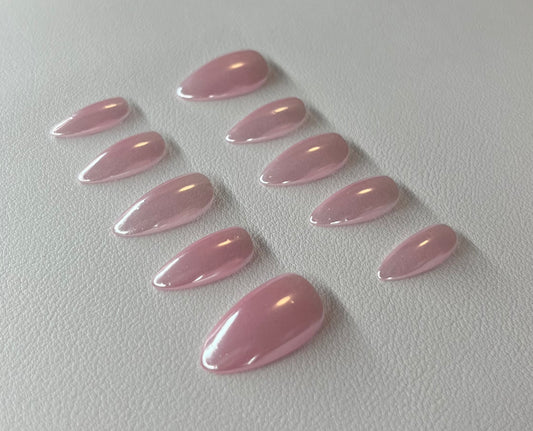 Soft Whiper | Medium Almond Press On Nails