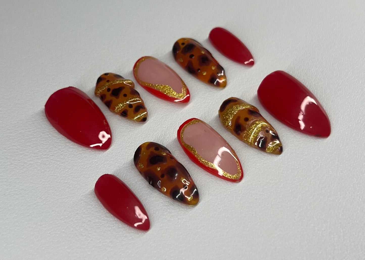 Red Fever Tortoise | Medium Almond Press On Nails